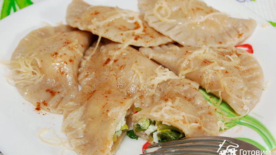 Рецепт вареники из ржаного теста с творогом и черемшой