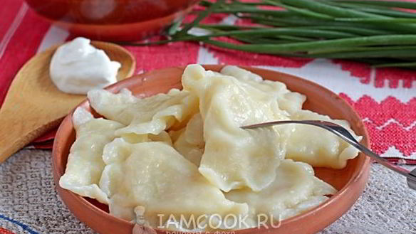 Рецепт Вареники на кислом молоке с картошкой и луком