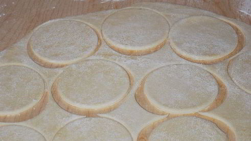 вареники с капустой и маслятами