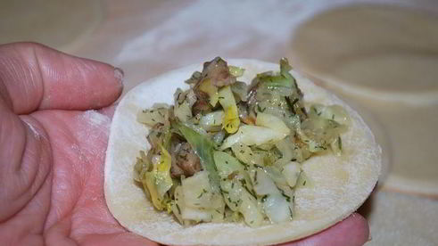 вареники с капустой и маслятами