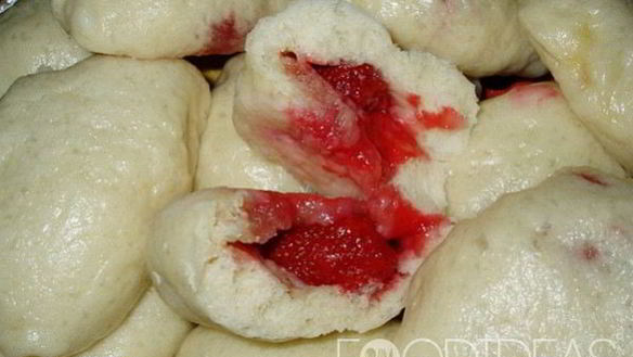 Рецепт Вареники с клубникой на пару