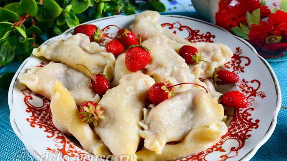 Рецепт Вареники с клубникой