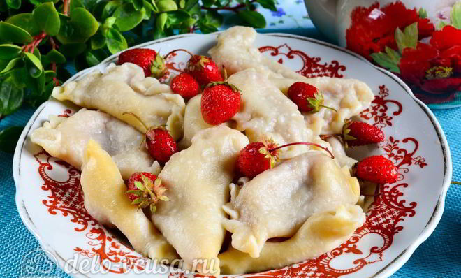 Вареники с клубникой