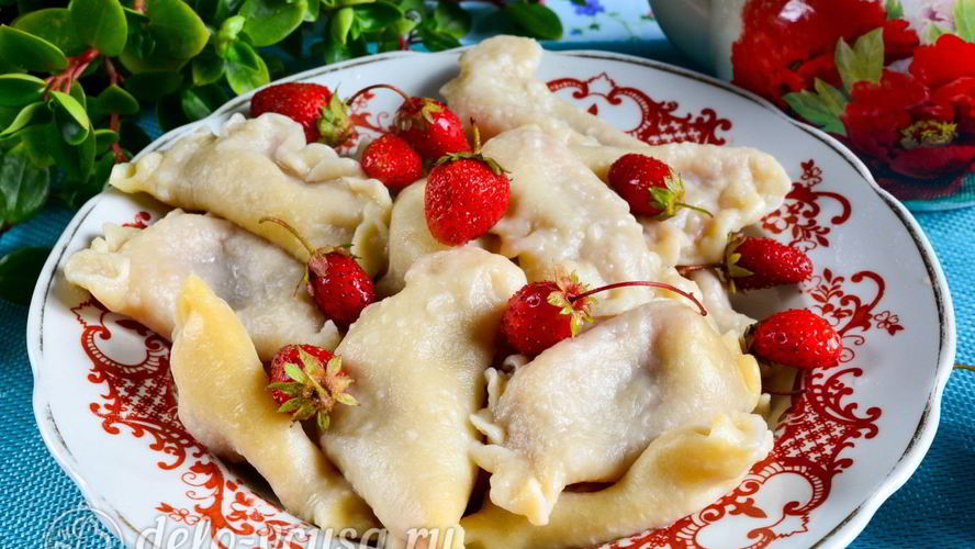 Рецепт вареники с клубникой
