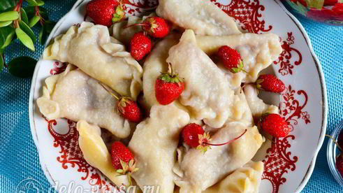 вареники с клубникой