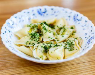 Вареники с соленым творогом и зеленью