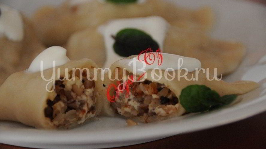 Рецепт вареники с творогом, гречневой кашей и мятой