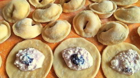 вареники с творогом и черешней