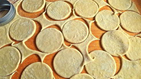 вареники с творогом и черешней