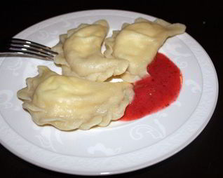 Вареники с творогом и клубникой