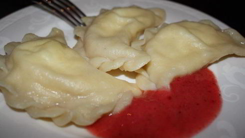 вареники с творогом и клубникой