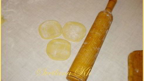 вареники с творогом и мятно-малиновым соусом