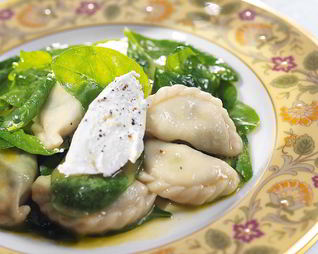 Вареники с творогом и шпинатом