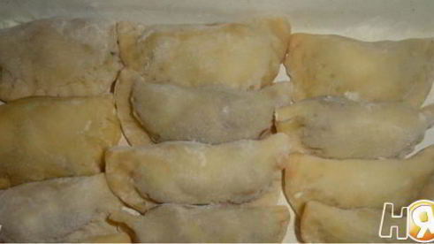 вареники с вишней и вишневым соусом