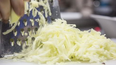 вареники с яблоком и корицей