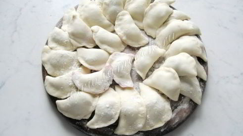 вареники с замороженной вишней