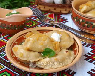 Вареники с жареной капустой