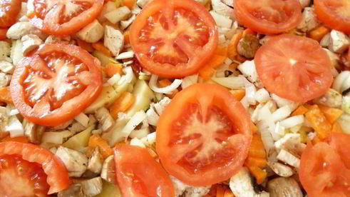 куриное жаркое с грибами и вялеными помидорами