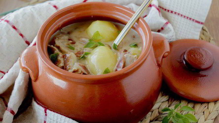 Рецепт мясное жаркое в соусе из сливок и белого вина