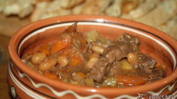 Рецепт Сытное жаркое с говядиной и фасолью