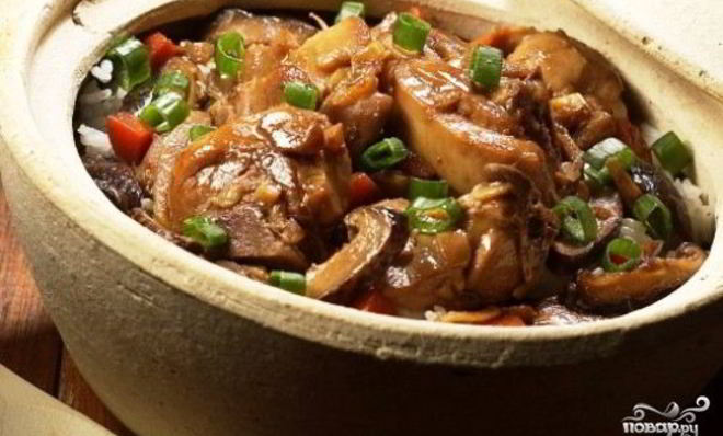 Жаркое из кролика в горшочках