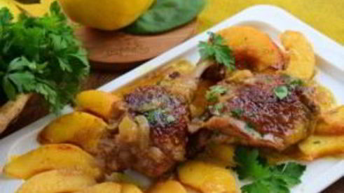 жаркое из курицы с айвой