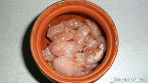 жаркое из курицы с грибами и картофелем в горшочках