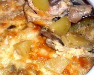 Жаркое из сердечек с грибами в горшочке