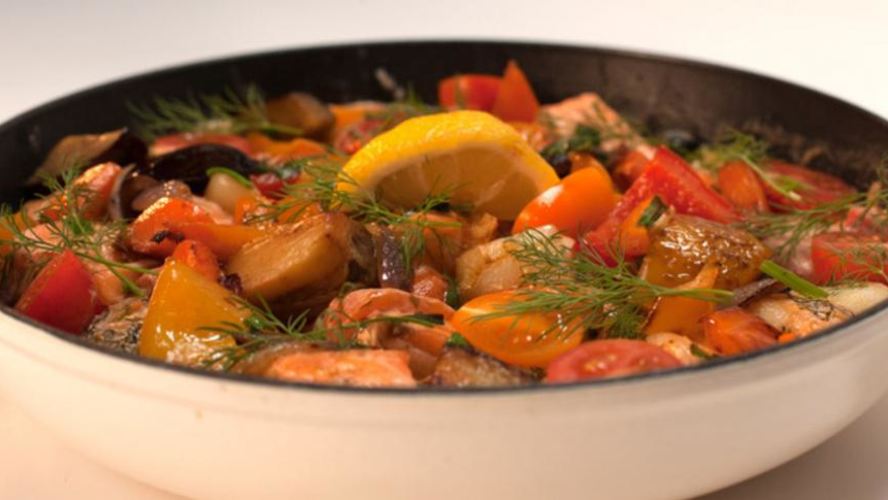 Рецепт жаркое из судака и семги с овощами