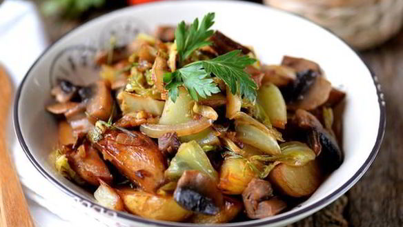 Рецепт Жаркое из свинины с картофелем и горчичным соусом