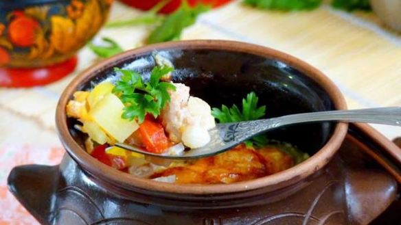 Рецепт Жаркое из свинины с картошкой в горшочках