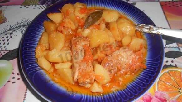 Рецепт Жаркое из свиных ребрышек с картошкой в горшочках