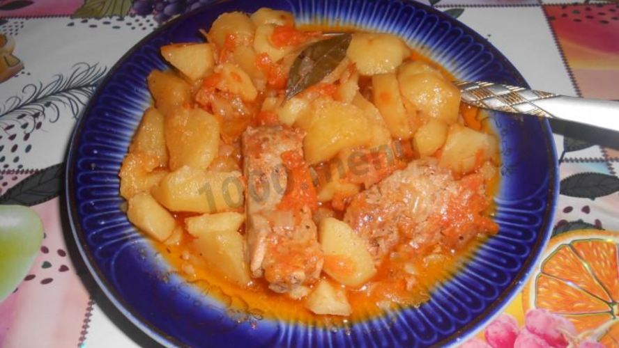 Рецепт жаркое из свиных ребрышек с картошкой в горшочках