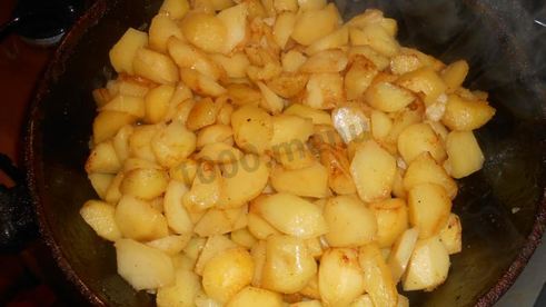 жаркое из свиных ребрышек с картошкой в горшочках