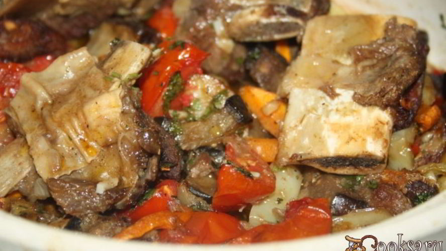 Рецепт жаркое с говяжьими ребрышками и летними овощами