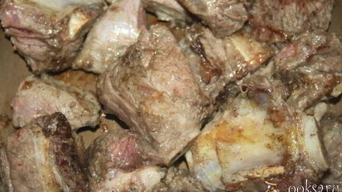 жаркое с говяжьими ребрышками и летними овощами