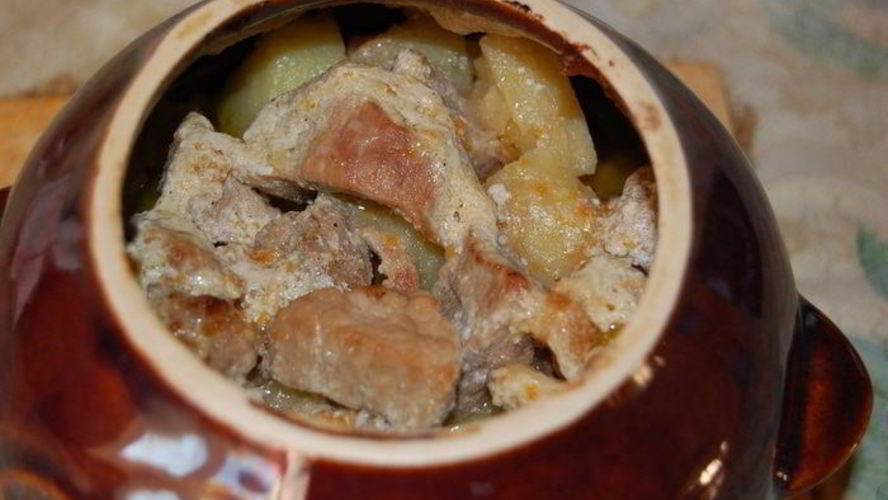 Рецепт жаркое со свининой в горшочках