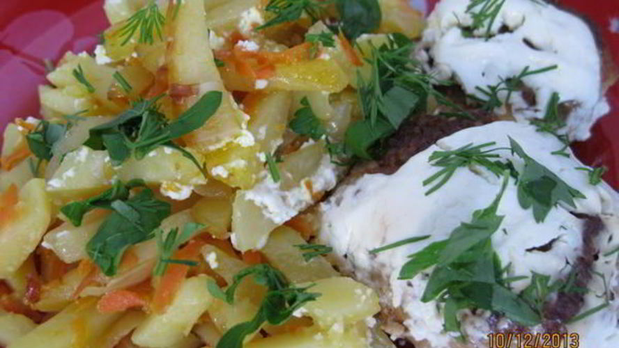 Рецепт жаркое в горшочках с котлетами