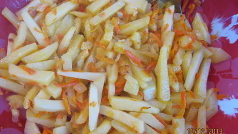 жаркое в горшочках с котлетами