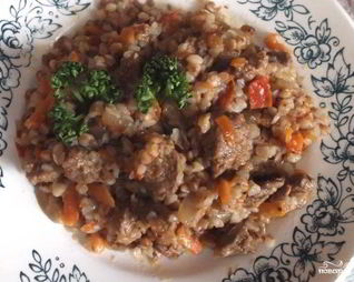 Гречка с тушенкой и луком