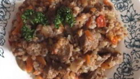 гречка с тушенкой и луком