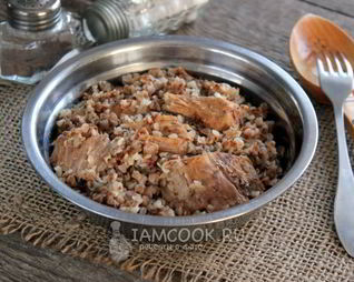 Гречка с тушенкой в кастрюле