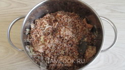 гречка с тушенкой в кастрюле