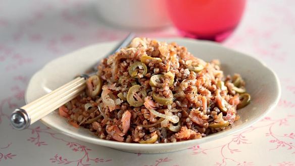 Рецепт Гречневая каша с лососем и оливковым маслом