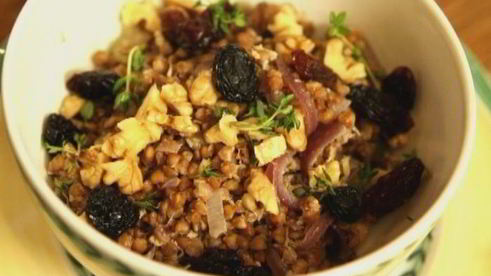 стокгольмская гречневая каша с орехами и изюмом