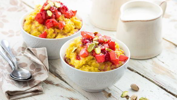 Рецепт Каша из киноа на кокосовых сливках с ягодами