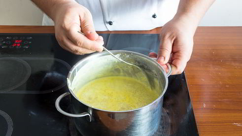 каша из киноа на кокосовых сливках с ягодами