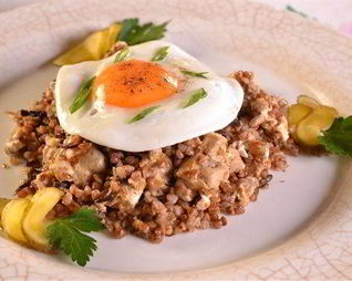 Каша Старокиевская с телячьими мозгами и грибами