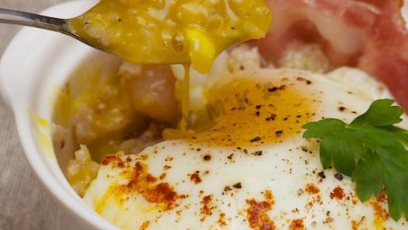 Рецепт Каша злаковая с яйцом и беконом
