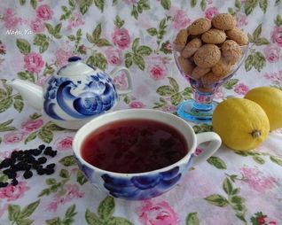 Чай из черной смородины с мятой